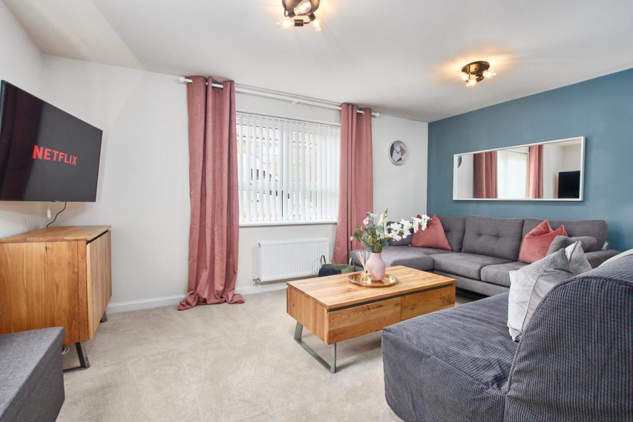 Superb 3Br House In Coventry Sleeps 9 W/Parking别墅 外观 照片
