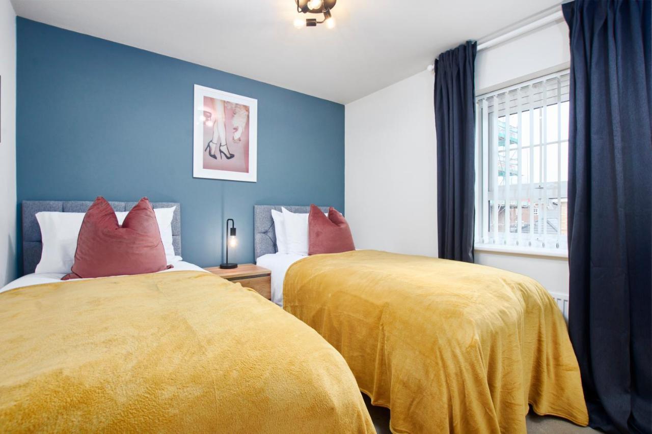 Superb 3Br House In Coventry Sleeps 9 W/Parking别墅 外观 照片