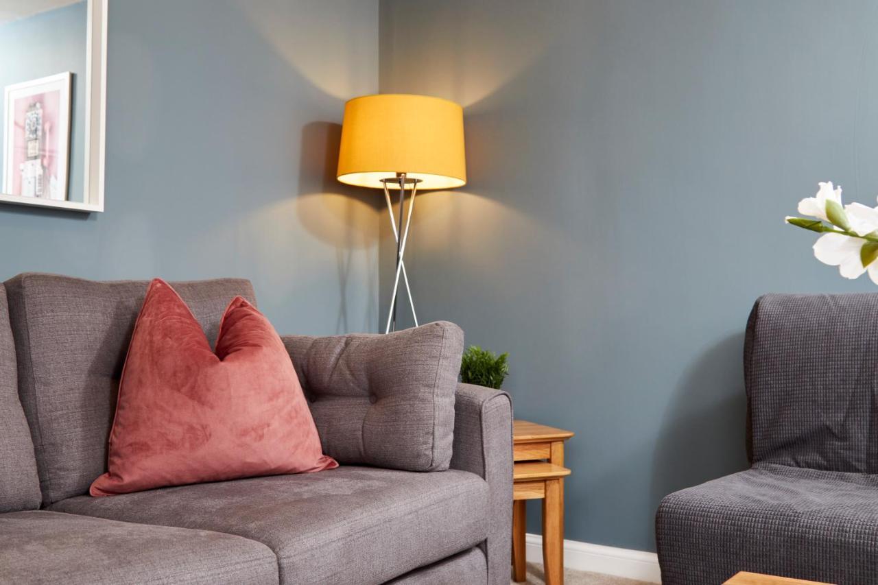 Superb 3Br House In Coventry Sleeps 9 W/Parking别墅 外观 照片